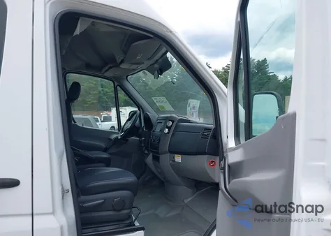 2014 Mercedes-Benz Sprinter 2500 High Roof z USA, uszkodzony, nr VIN WD4PE8DC5E5873469